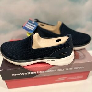 Skechers Go Walk 6 Dark Blue Slip-On Shoes Sz 7 Women’s NWB